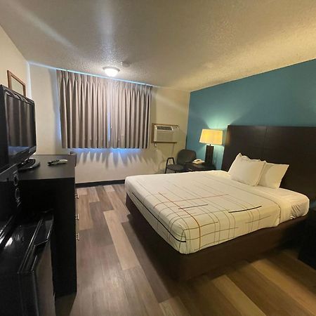 Brentwood Inn Клинтон Экстерьер фото