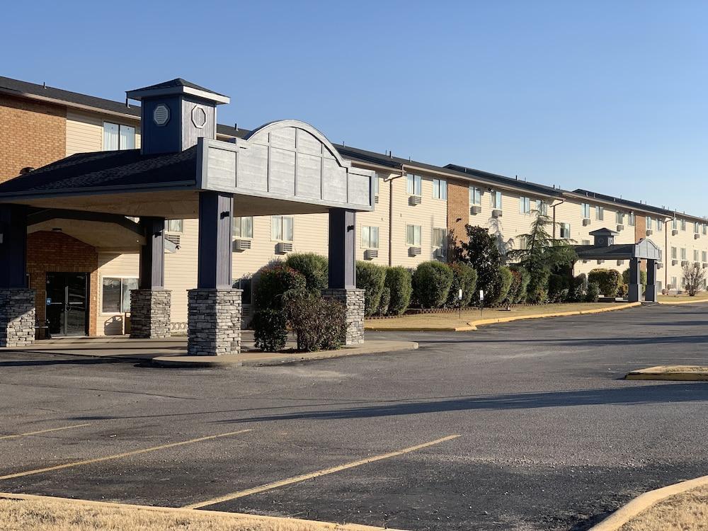 Brentwood Inn Клинтон Экстерьер фото