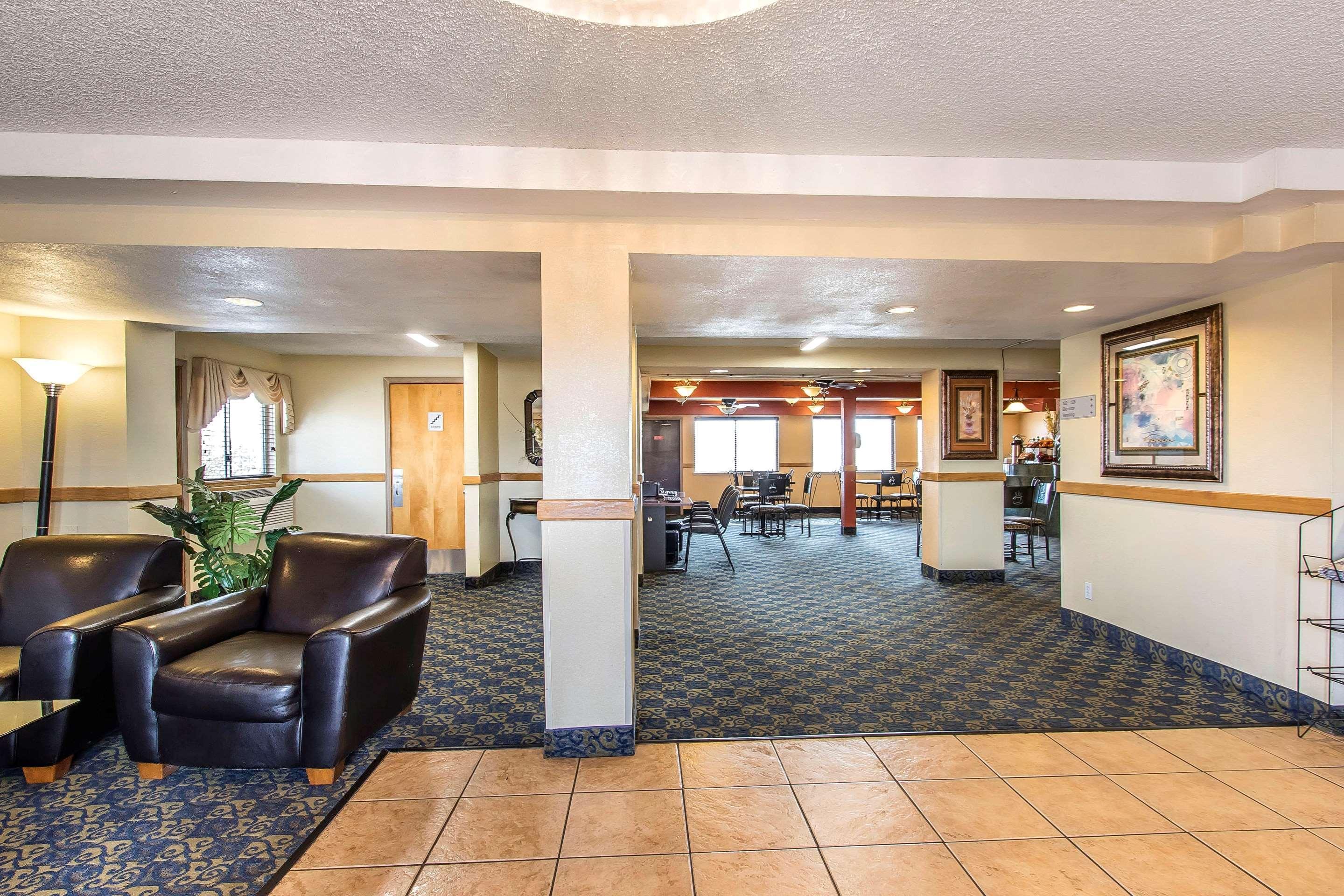 Brentwood Inn Клинтон Экстерьер фото